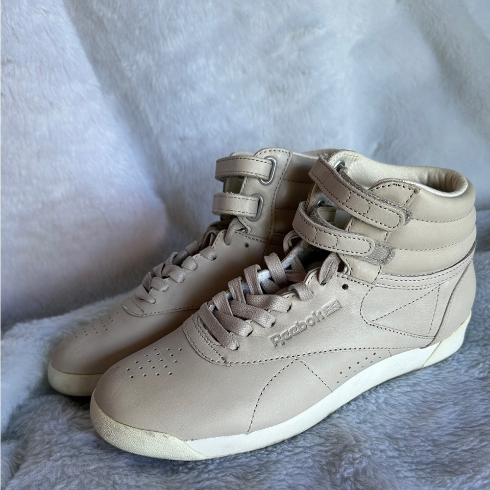 Women’s Reebok with strap